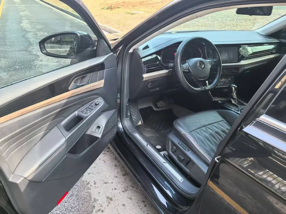 2020 Volkswagen Passat 2.0T 186HP L4 7DCT,autocango,china used car exporter,china ev exporter,chinese used car exporter,chinese used ev exporter