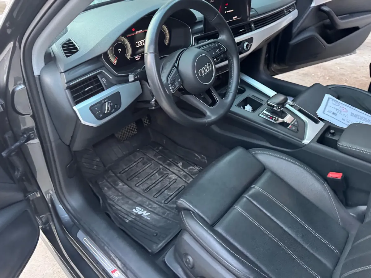 2020 Audi A4L 2.0T 190HP L4 7DCT,autocango,china used car exporter,china ev exporter,chinese used car exporter,chinese used ev exporter