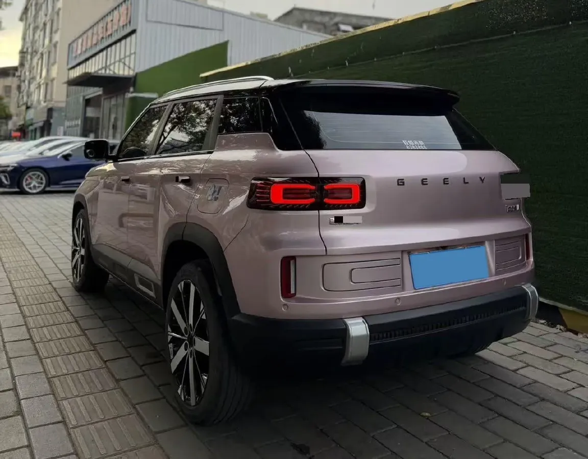 2023 Geely ICON 1.5T 181HP L4 7DCT,autocango,china used car exporter,china ev exporter,chinese used car exporter,chinese used ev exporter