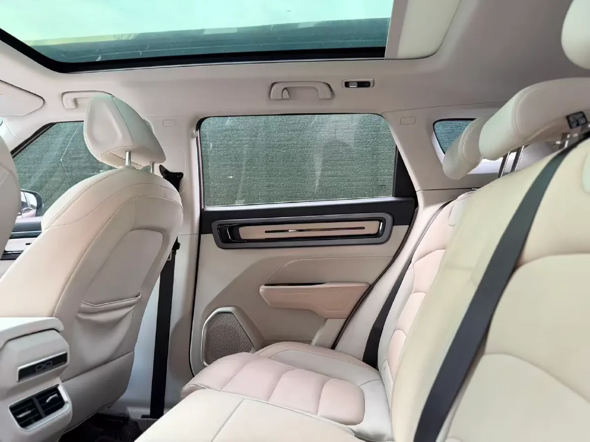 2023 Geely ICON 1.5T 181HP L4 7DCT,autocango,china used car exporter,china ev exporter,chinese used car exporter,chinese used ev exporter