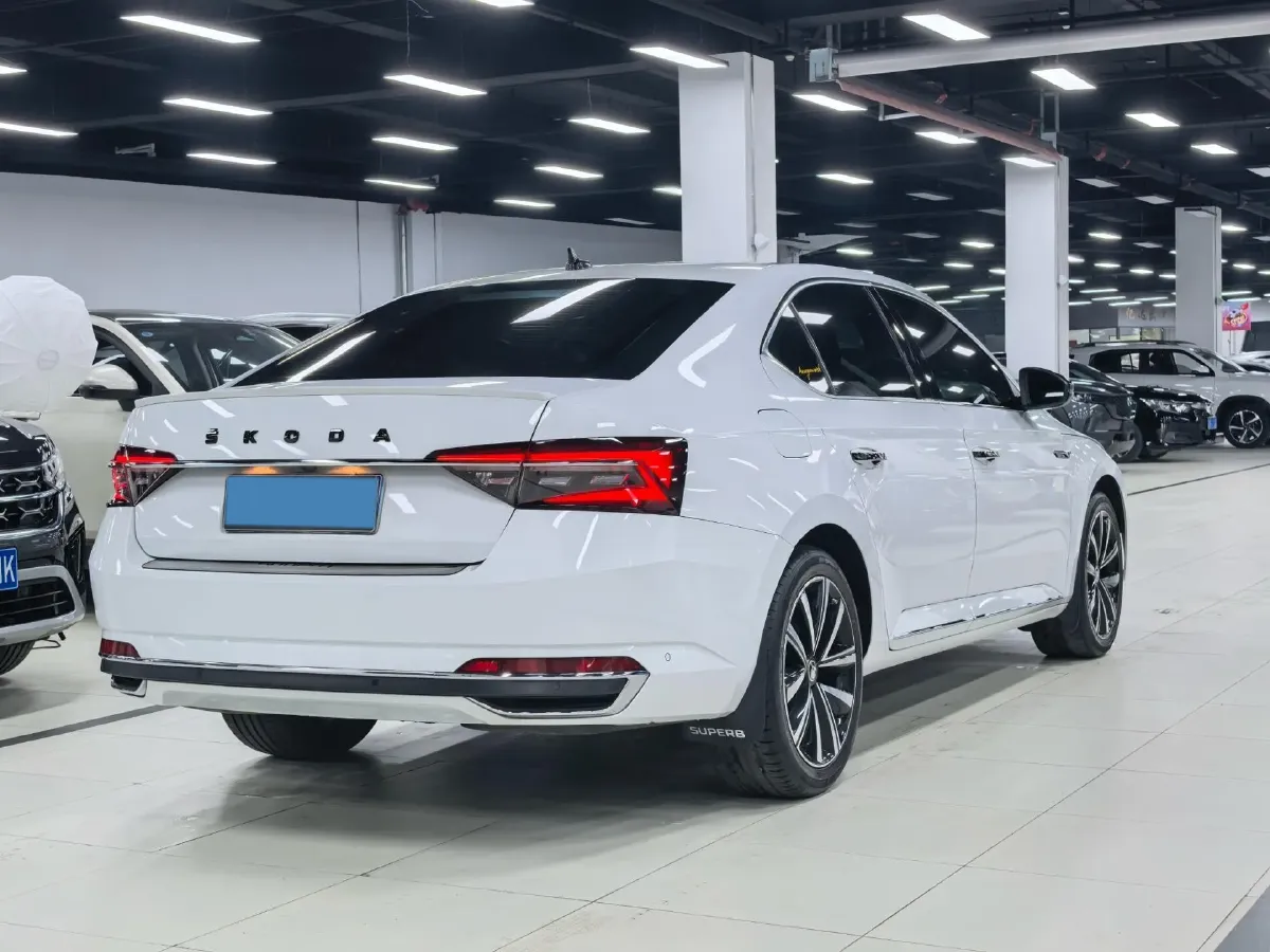 2022 Skoda Superb 1.4T 150HP L4 7DCT,autocango,china used car exporter,china ev exporter,chinese used car exporter,chinese used ev exporter