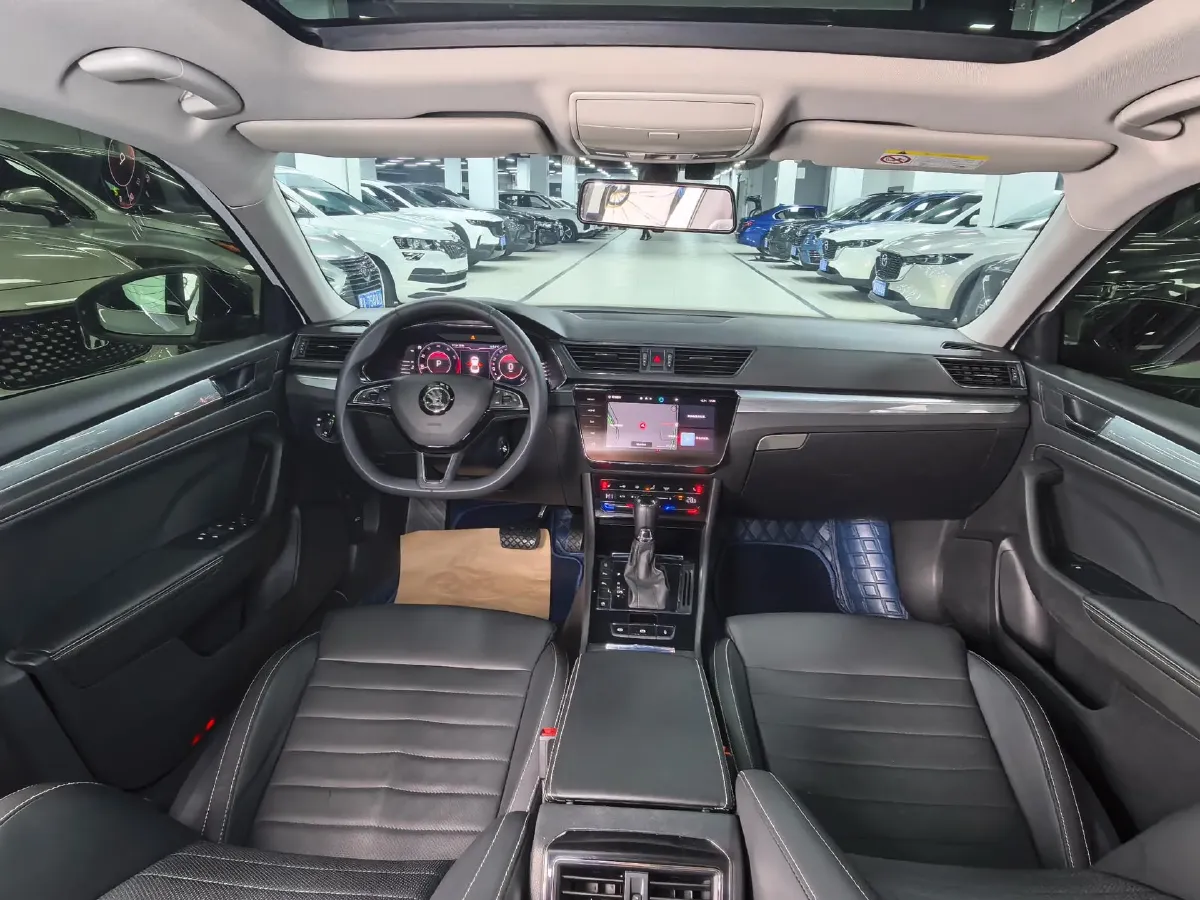 2022 Skoda Superb 1.4T 150HP L4 7DCT,autocango,china used car exporter,china ev exporter,chinese used car exporter,chinese used ev exporter