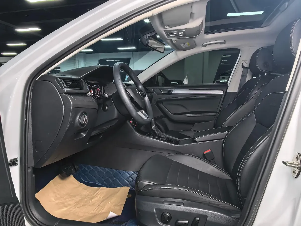 2022 Skoda Superb 1.4T 150HP L4 7DCT,autocango,china used car exporter,china ev exporter,chinese used car exporter,chinese used ev exporter