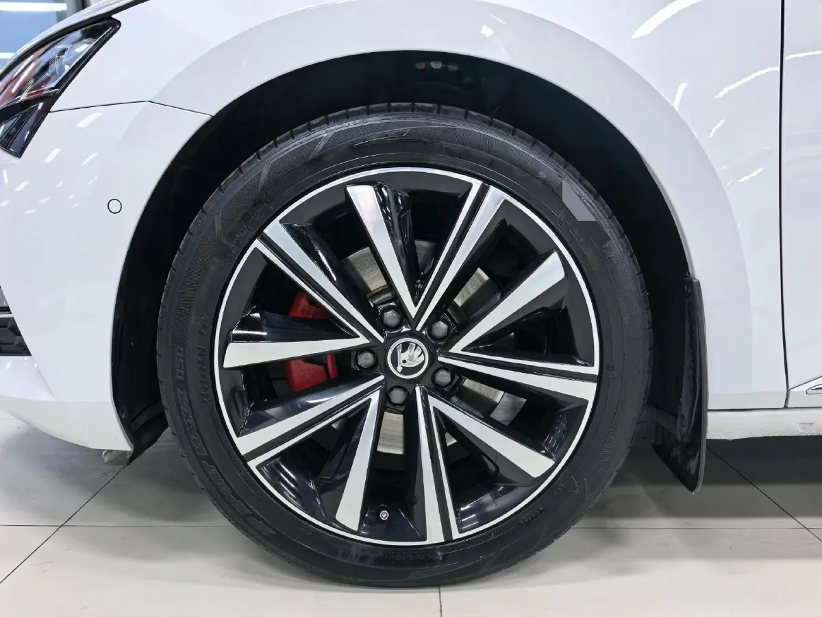 2022 Skoda Superb 1.4T 150HP L4 7DCT,autocango,china used car exporter,china ev exporter,chinese used car exporter,chinese used ev exporter