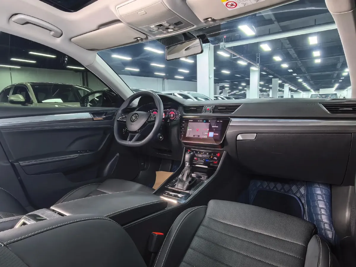 2022 Skoda Superb 1.4T 150HP L4 7DCT,autocango,china used car exporter,china ev exporter,chinese used car exporter,chinese used ev exporter