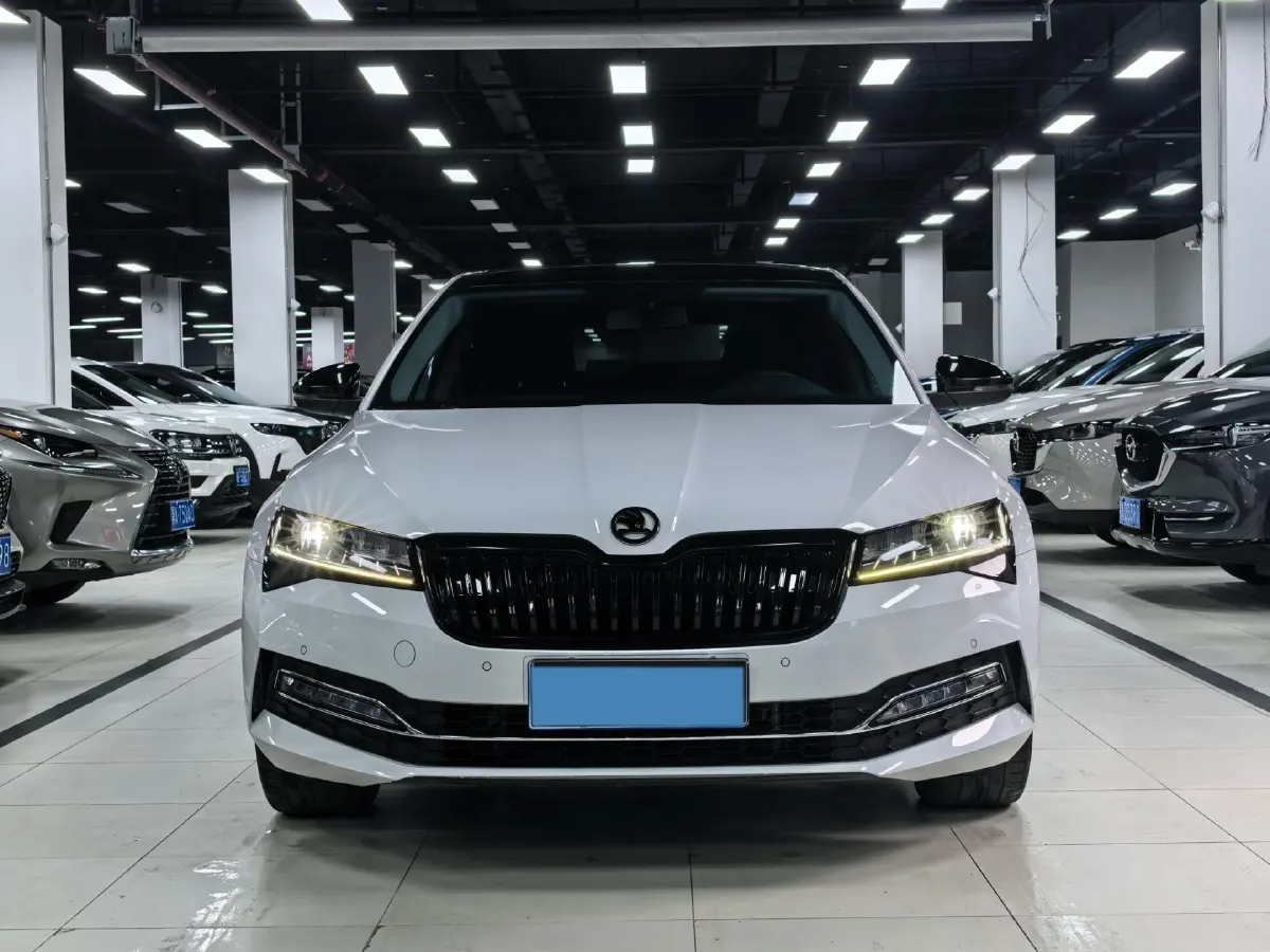 2022 Skoda Superb 1.4T 150HP L4 7DCT,autocango,china used car exporter,china ev exporter,chinese used car exporter,chinese used ev exporter