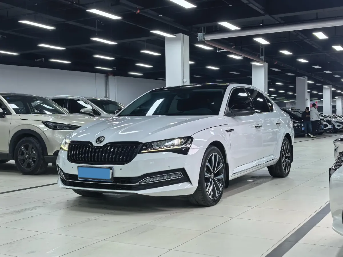 2022 Skoda Superb 1.4T 150HP L4 7DCT,autocango,china used car exporter,china ev exporter,chinese used car exporter,chinese used ev exporter