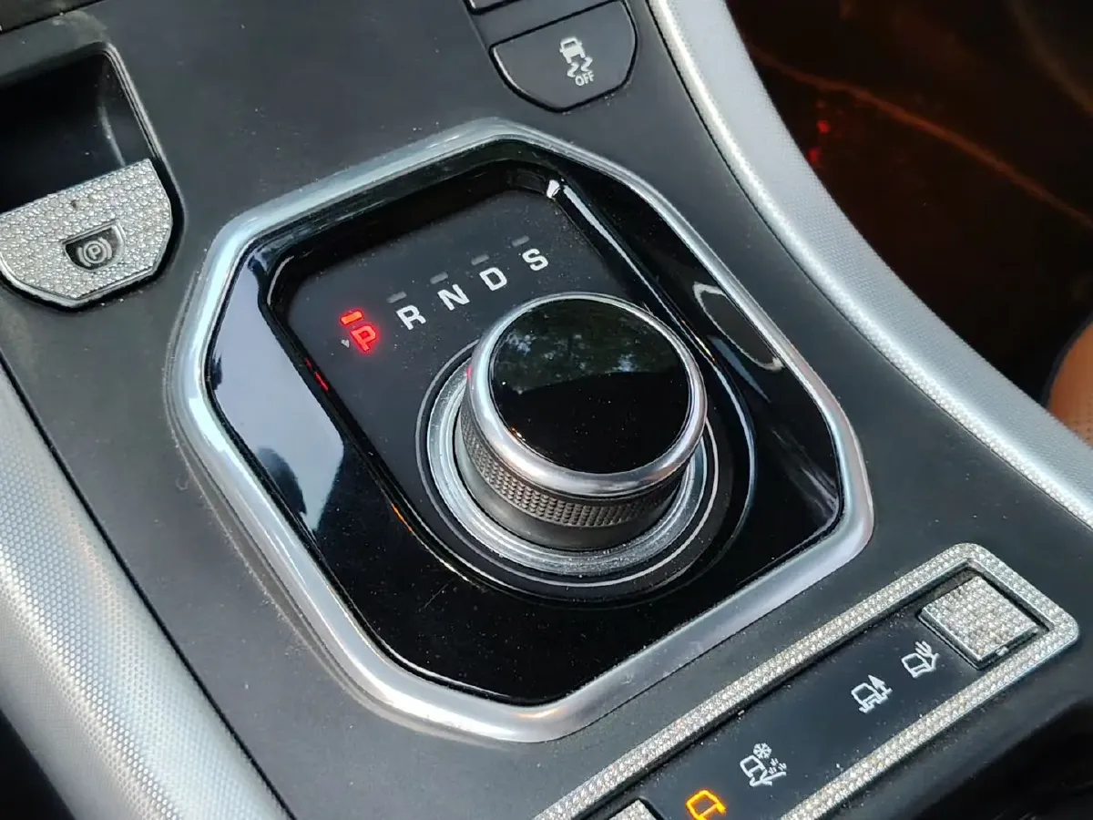 2017 Land Rover Range Rover Evoque 2.0T 241HP L4 9AT,autocango,china used car exporter,china ev exporter,chinese used car exporter,chinese used ev exporter