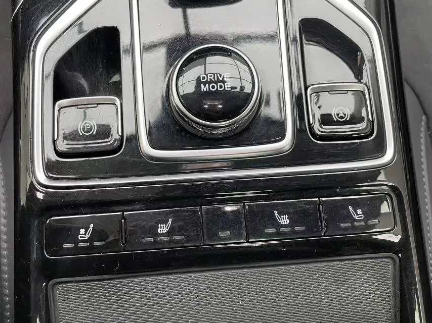 2022 HongQi HS5 2.0T 224HP L4 6AT,autocango,china used car exporter,china ev exporter,chinese used car exporter,chinese used ev exporter