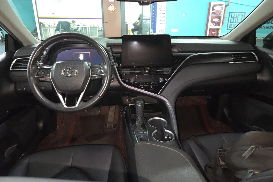 2021 Toyota Camry 2.5L 209HP L4 8AT,autocango,china used car exporter,china ev exporter,chinese used car exporter,chinese used ev exporter