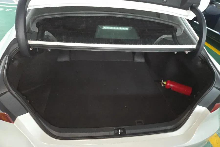 2021 Toyota Camry 2.5L 209HP L4 8AT,autocango,china used car exporter,china ev exporter,chinese used car exporter,chinese used ev exporter