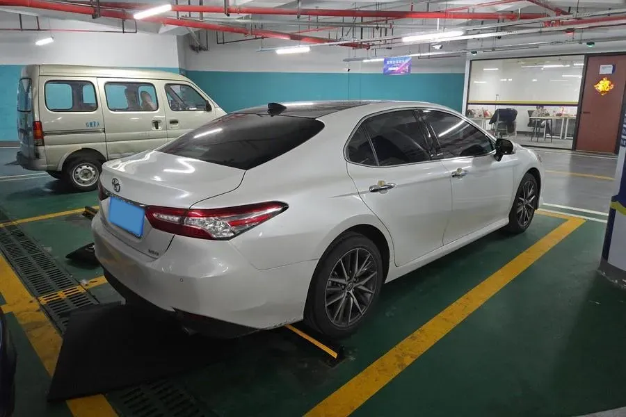 2021 Toyota Camry 2.5L 209HP L4 8AT,autocango,china used car exporter,china ev exporter,chinese used car exporter,chinese used ev exporter