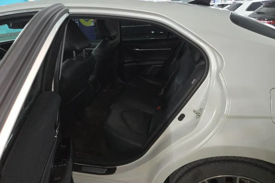 2021 Toyota Camry 2.5L 209HP L4 8AT,autocango,china used car exporter,china ev exporter,chinese used car exporter,chinese used ev exporter