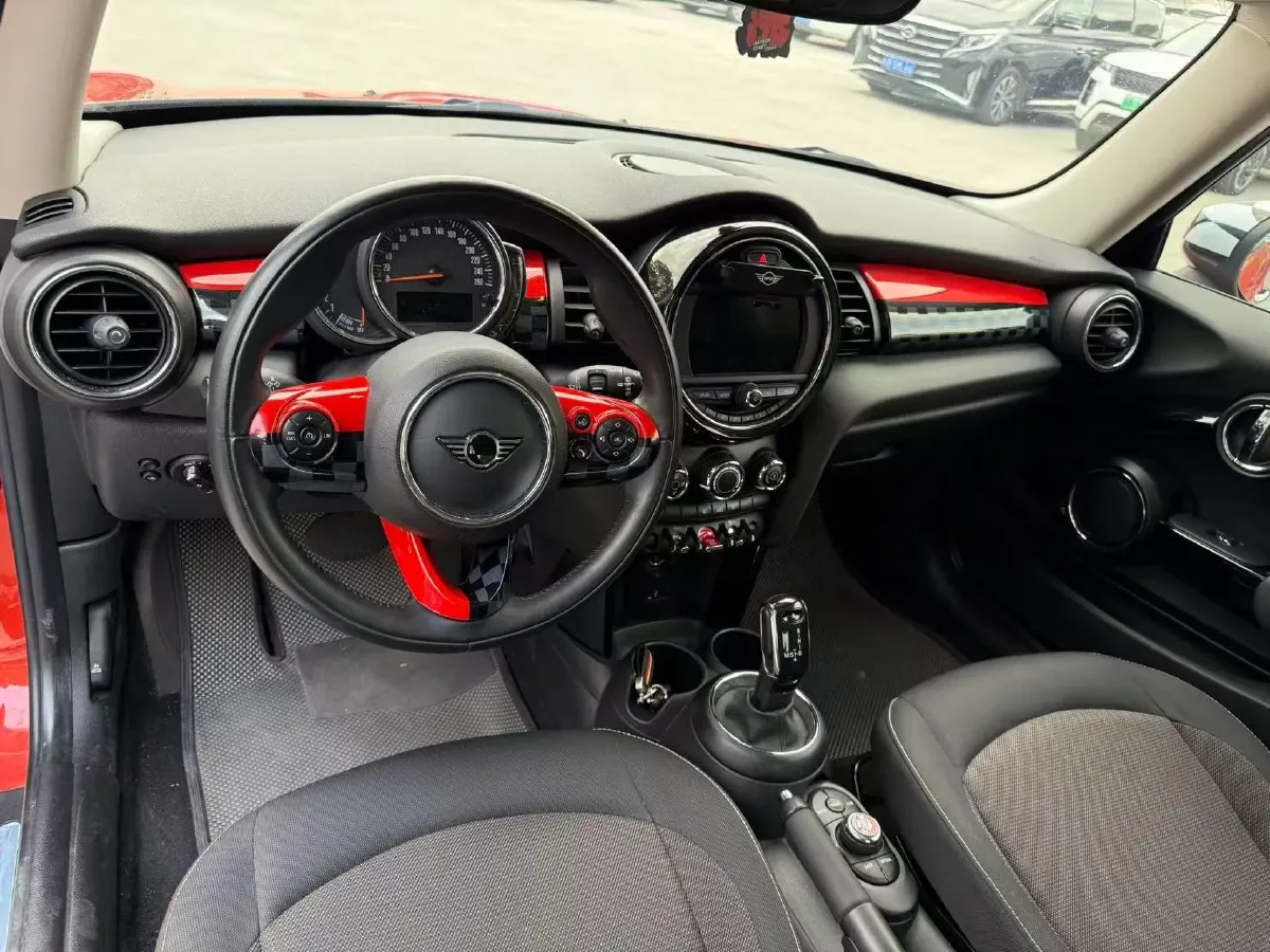 2020 MINI MINI 1.5T 102HP L3 7DCT,autocango,china used car exporter,china ev exporter,chinese used car exporter,chinese used ev exporter