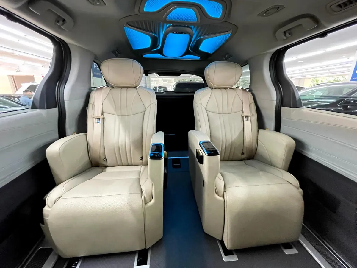 2024 Toyota Sienna 2.5L 189HP L4 E-CVT Hybrid,autocango,china used car exporter,china ev exporter,chinese used car exporter,chinese used ev exporter