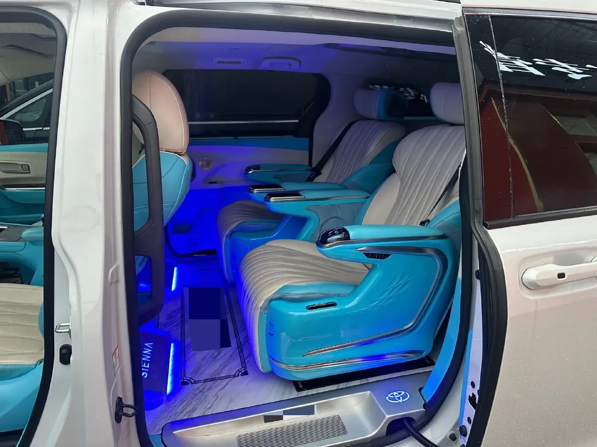 2023 Toyota Sienna 2.5L 189HP L4 E-CVT Hybrid,autocango,china used car exporter,china ev exporter,chinese used car exporter,chinese used ev exporter