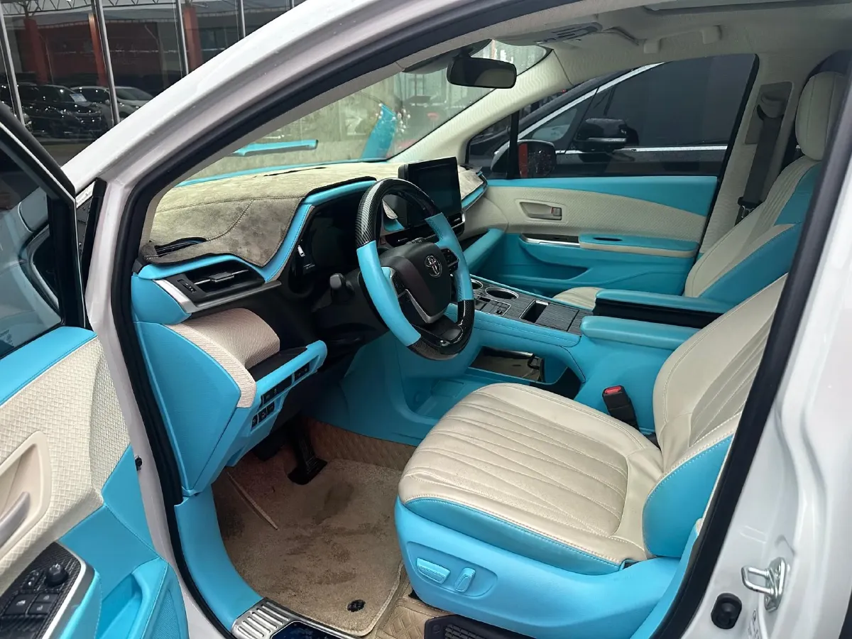 2023 Toyota Sienna 2.5L 189HP L4 E-CVT Hybrid,autocango,china used car exporter,china ev exporter,chinese used car exporter,chinese used ev exporter