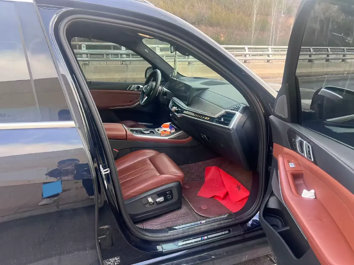 2023 BMW X7 3.0T 381HP L6 8AT,autocango,china used car exporter,china ev exporter,chinese used car exporter,chinese used ev exporter