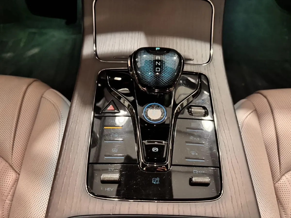 2025 BYD Han 1.5T 156HP L4 E-CVT PHEV,autocango,china used car exporter,china ev exporter,chinese used car exporter,chinese used ev exporter