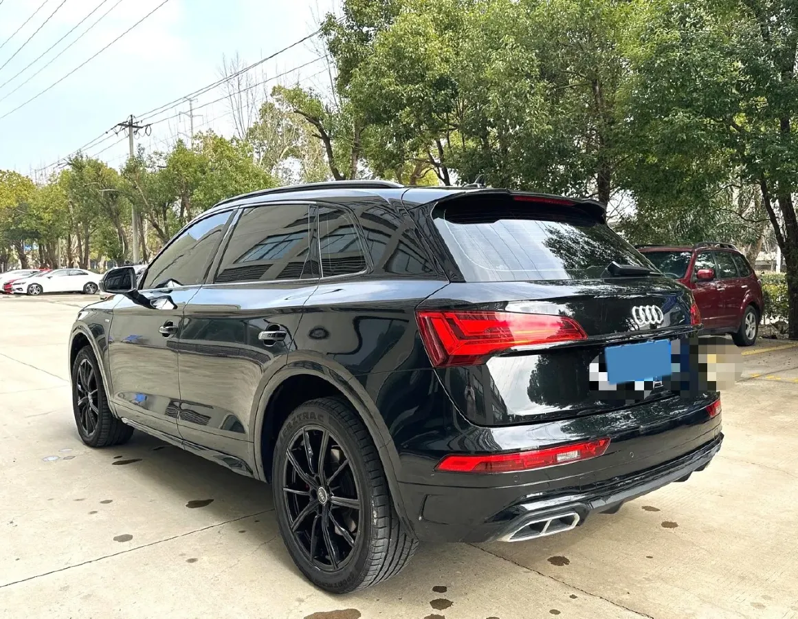 2022 Audi Q5L 2.0T 190HP L4 7DCT,autocango,china used car exporter,china ev exporter,chinese used car exporter,chinese used ev exporter