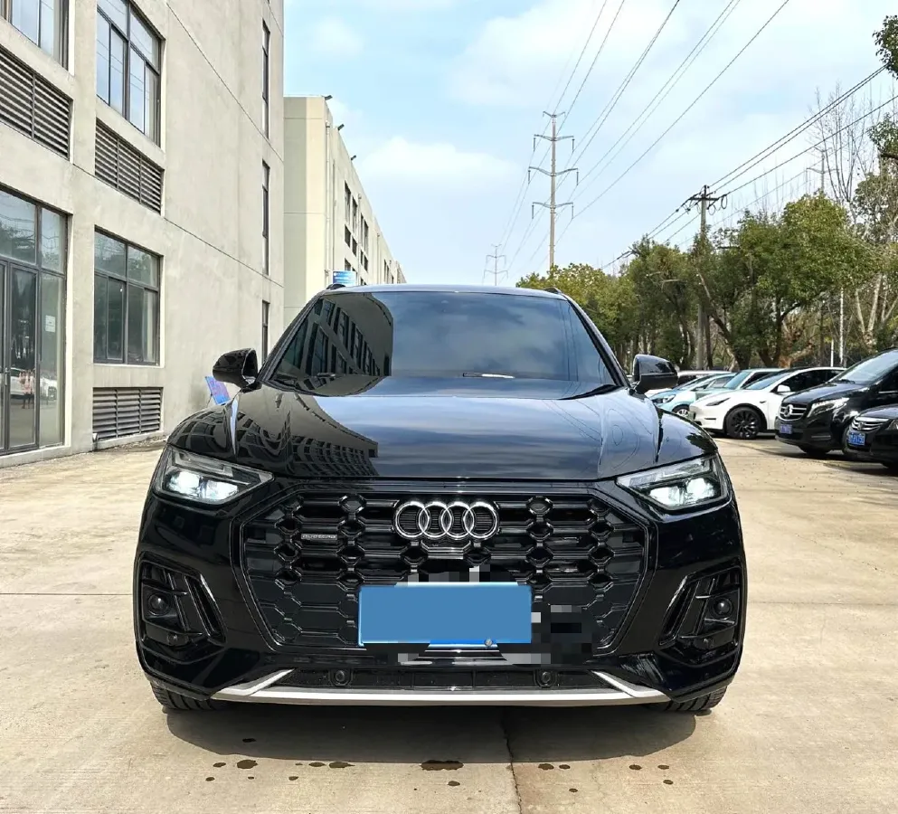 2022 Audi Q5L 2.0T 190HP L4 7DCT,autocango,china used car exporter,china ev exporter,chinese used car exporter,chinese used ev exporter