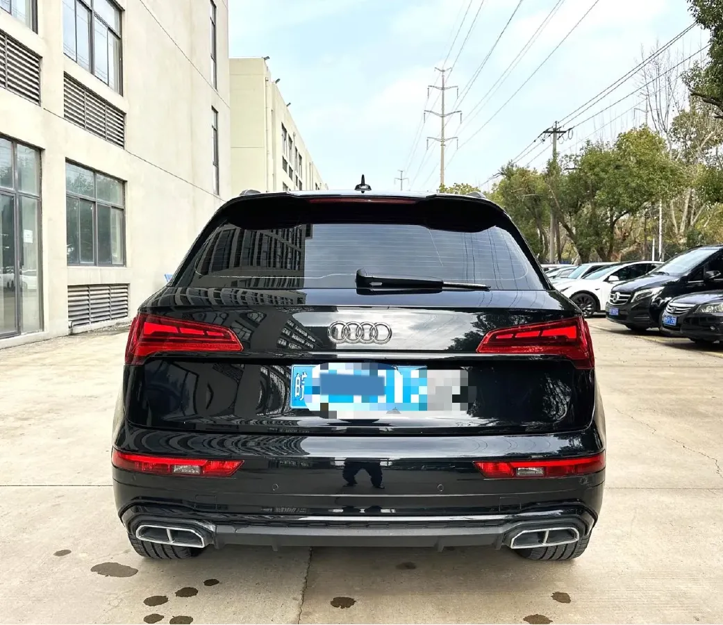 2022 Audi Q5L 2.0T 190HP L4 7DCT,autocango,china used car exporter,china ev exporter,chinese used car exporter,chinese used ev exporter