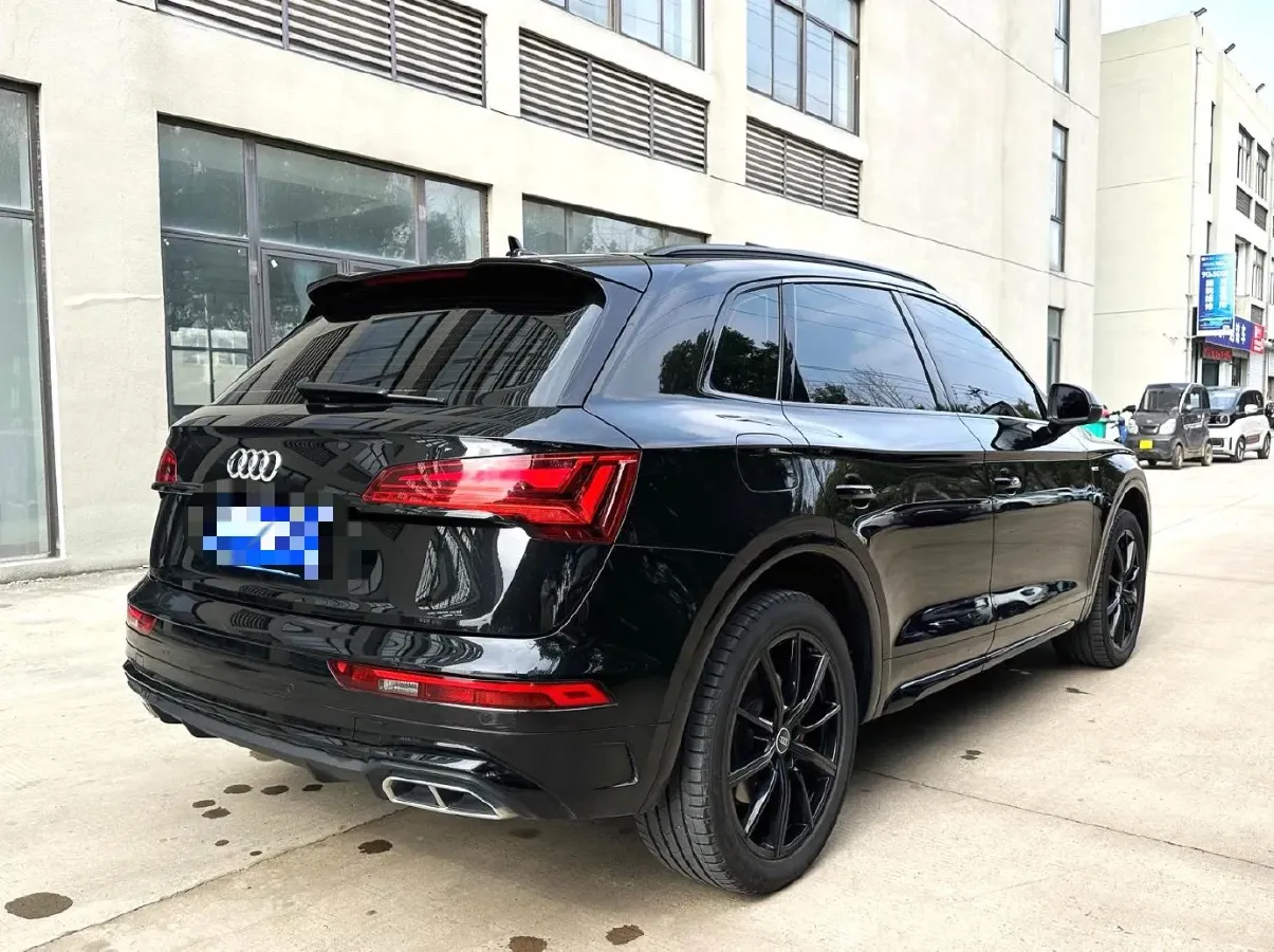 2022 Audi Q5L 2.0T 190HP L4 7DCT,autocango,china used car exporter,china ev exporter,chinese used car exporter,chinese used ev exporter