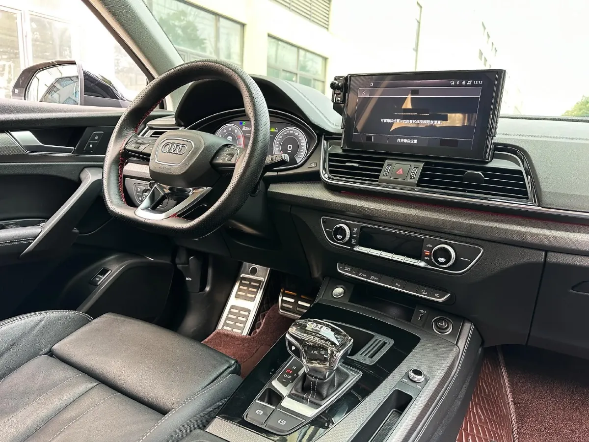 2022 Audi Q5L 2.0T 190HP L4 7DCT,autocango,china used car exporter,china ev exporter,chinese used car exporter,chinese used ev exporter