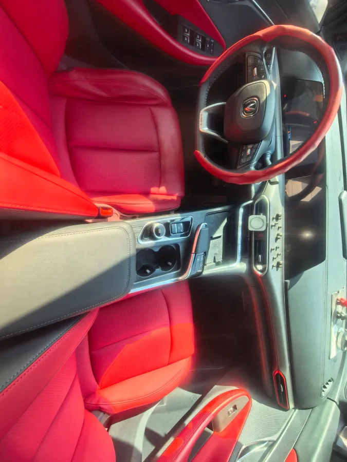 2020 ChangAn UNI-T 1.5T 180HP L4 7DCT,autocango,china used car exporter,china ev exporter,chinese used car exporter,chinese used ev exporter