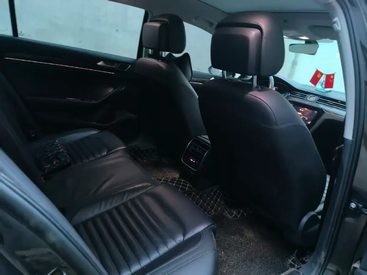 2019 Volkswagen Magotan 2.0T 186HP L4 7DCT,autocango,china used car exporter,china ev exporter,chinese used car exporter,chinese used ev exporter