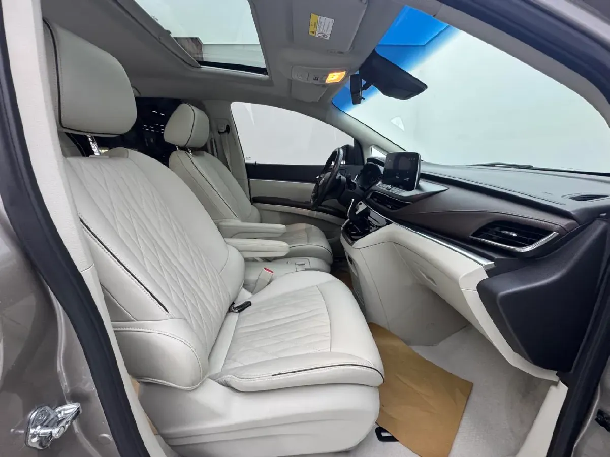 2021 Buick GL8 2.0T 237HP L4 9AT,autocango,china used car exporter,china ev exporter,chinese used car exporter,chinese used ev exporter