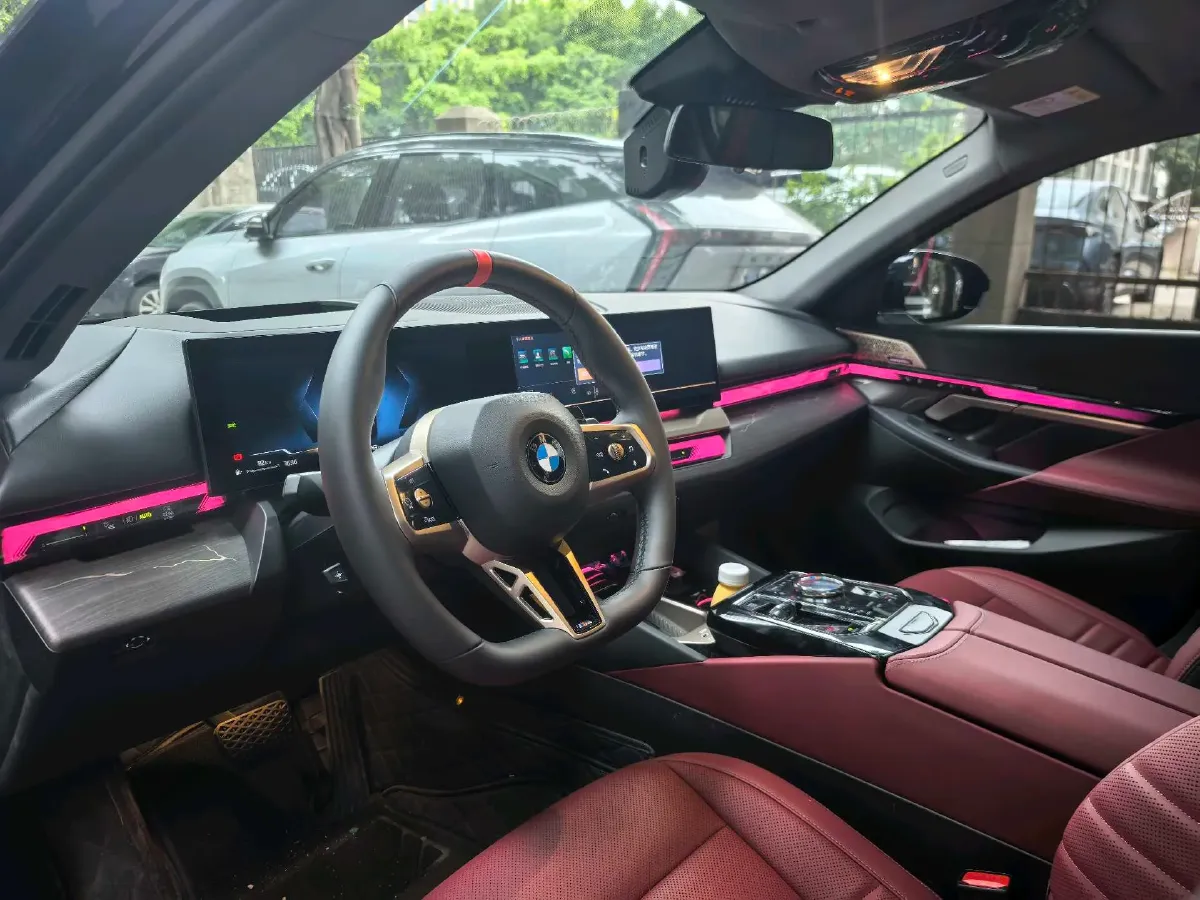 2025 BMW 5 Series 2.0T 258HP L4 8AT,autocango,china used car exporter,china ev exporter,chinese used car exporter,chinese used ev exporter