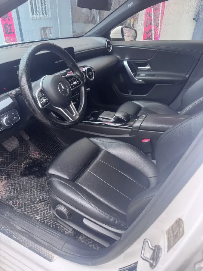 2020 Mercedes-Benz A Class 1.3T 163HP L4 7DCT,autocango,china used car exporter,china ev exporter,chinese used car exporter,chinese used ev exporter