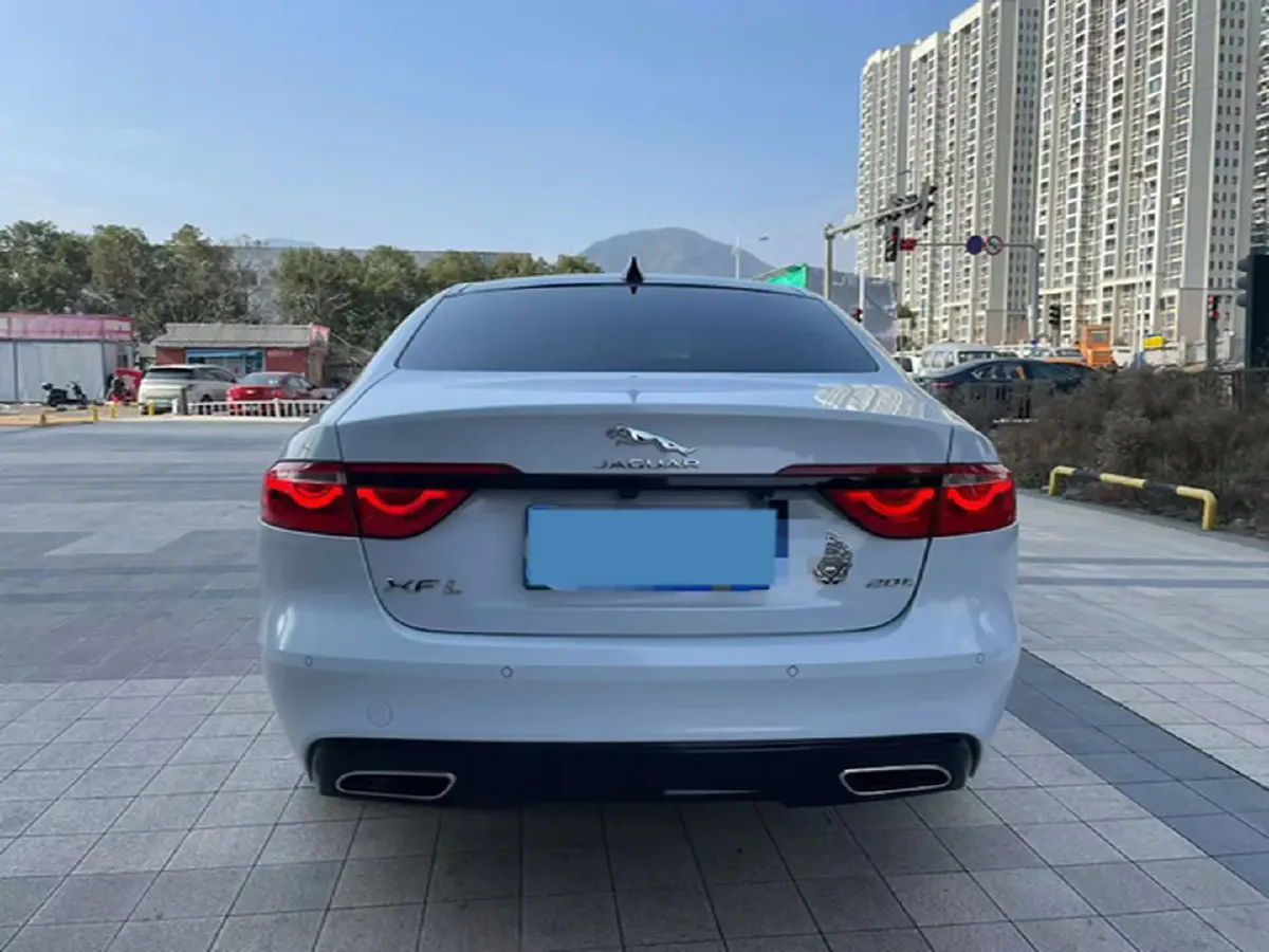 2020 Jaguar XFL 2.0T 200HP L4 8AT,autocango,china used car exporter,china ev exporter,chinese used car exporter,chinese used ev exporter