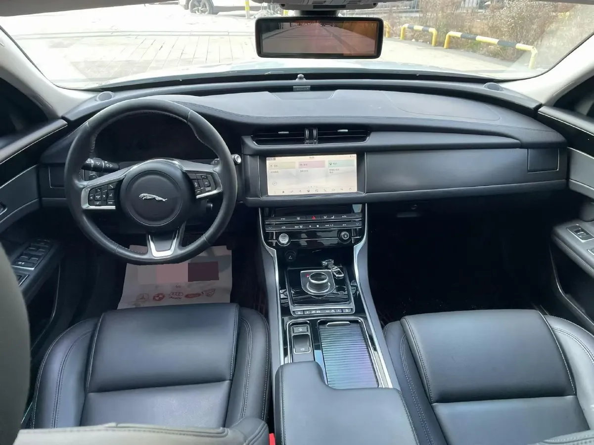 2020 Jaguar XFL 2.0T 200HP L4 8AT,autocango,china used car exporter,china ev exporter,chinese used car exporter,chinese used ev exporter