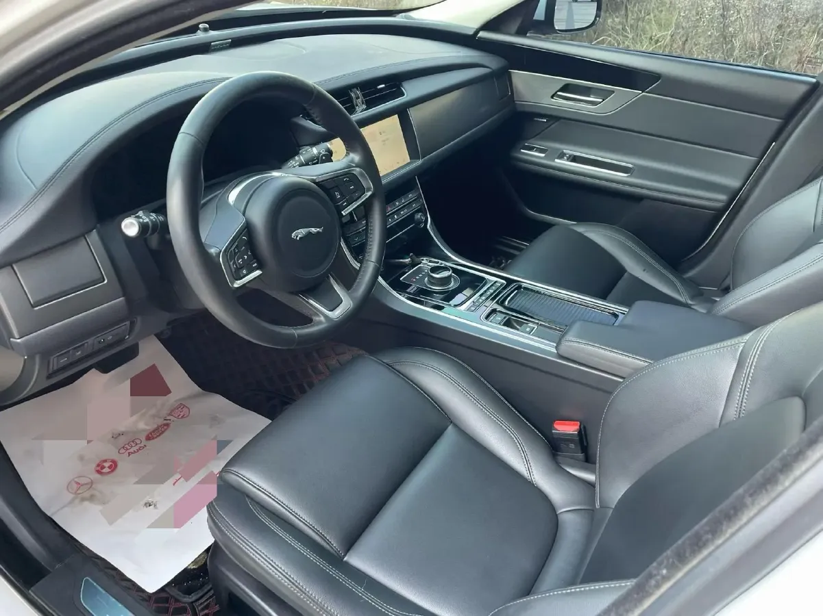2020 Jaguar XFL 2.0T 200HP L4 8AT,autocango,china used car exporter,china ev exporter,chinese used car exporter,chinese used ev exporter