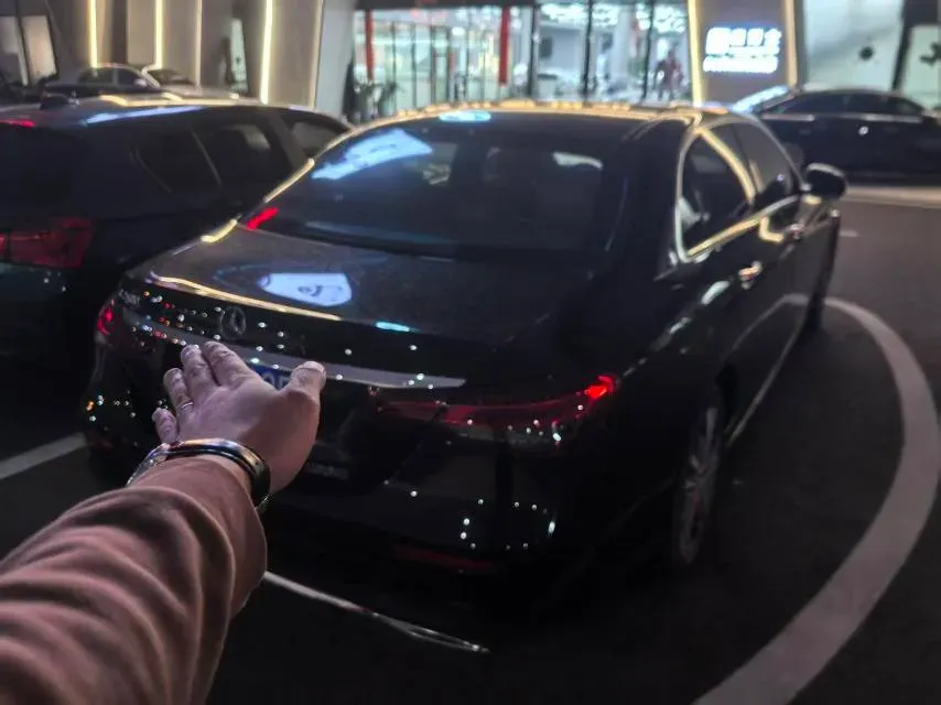 2021 Mercedes-Benz E Class 2.0T 197HP L4 9AT,autocango,china used car exporter,china ev exporter,chinese used car exporter,chinese used ev exporter