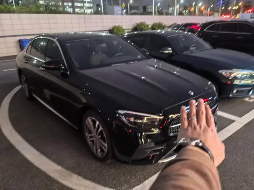 2021 Mercedes-Benz E Class 2.0T 197HP L4 9AT,autocango,china used car exporter,china ev exporter,chinese used car exporter,chinese used ev exporter