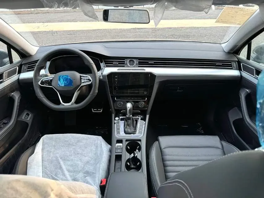 2023 Volkswagen Magotan 1.4T 150HP L4 7DCT,autocango,china used car exporter,china ev exporter,chinese used car exporter,chinese used ev exporter