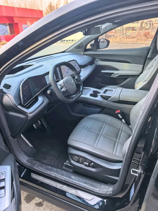 2025 HongQi TianGong 08 BEV 85KWH,autocango,china used car exporter,china ev exporter,chinese used car exporter,chinese used ev exporter