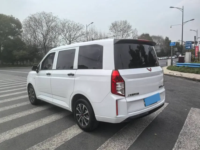 2021 WuLing HongGuang Plus 1.5T 147HP L4 6MT,autocango,china used car exporter,china ev exporter,chinese used car exporter,chinese used ev exporter