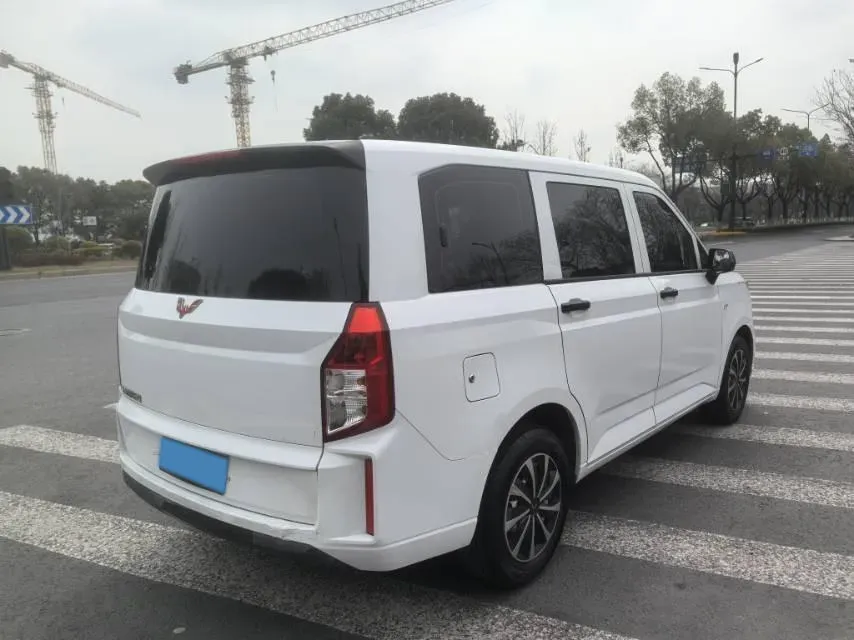 2021 WuLing HongGuang Plus 1.5T 147HP L4 6MT,autocango,china used car exporter,china ev exporter,chinese used car exporter,chinese used ev exporter