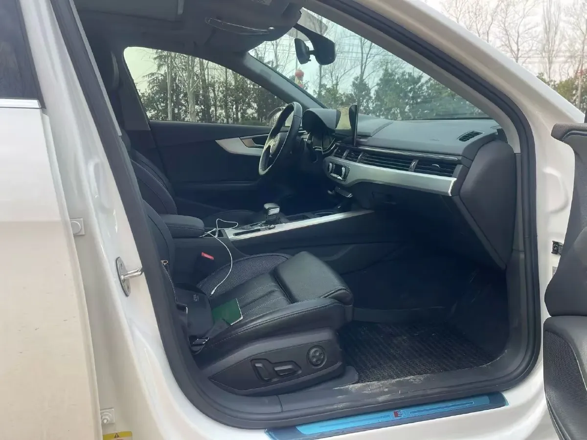 2020 Audi A4L 2.0T 190HP L4 7DCT,autocango,china used car exporter,china ev exporter,chinese used car exporter,chinese used ev exporter