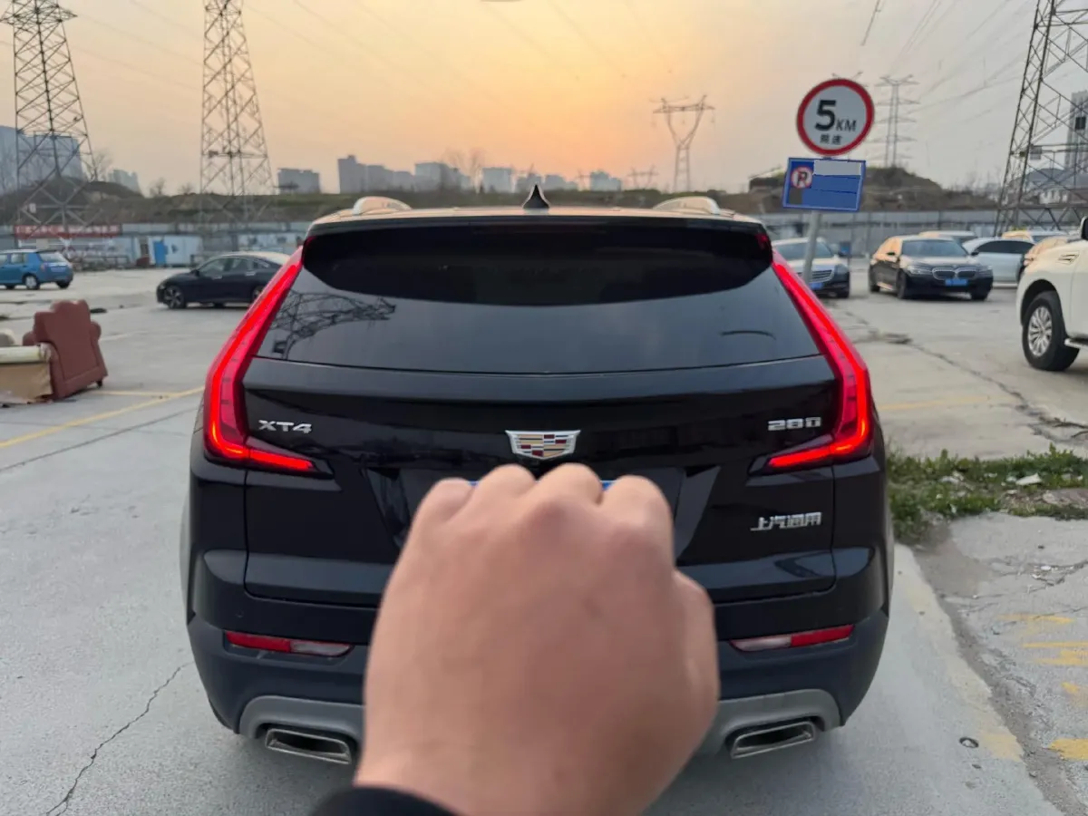 2021 Cadillac XT4 2.0T 237HP L4 9AT,autocango,china used car exporter,china ev exporter,chinese used car exporter,chinese used ev exporter