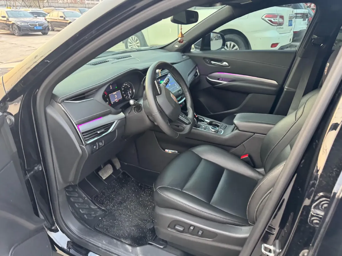 2021 Cadillac XT4 2.0T 237HP L4 9AT,autocango,china used car exporter,china ev exporter,chinese used car exporter,chinese used ev exporter