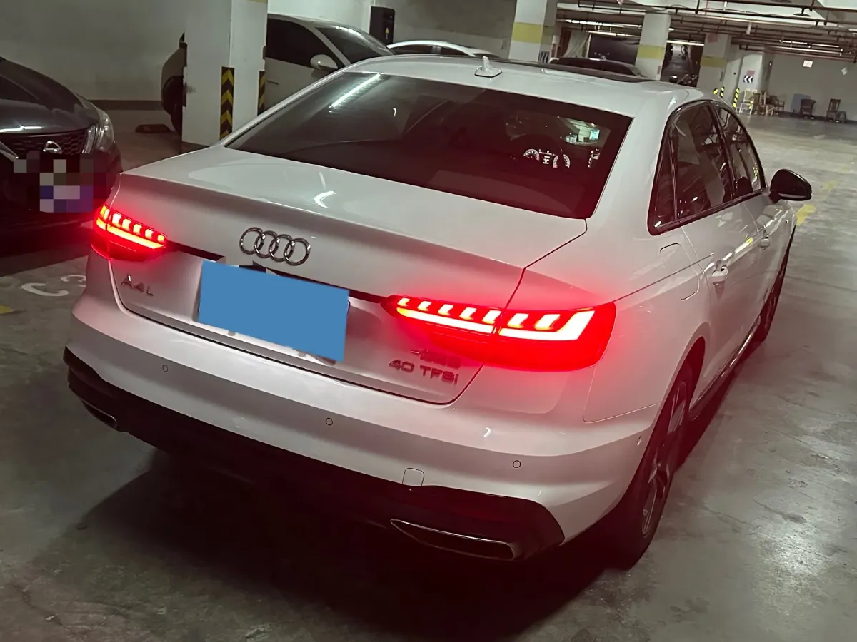 2022 Audi A4L 2.0T 190HP L4 7DCT,autocango,china used car exporter,china ev exporter,chinese used car exporter,chinese used ev exporter