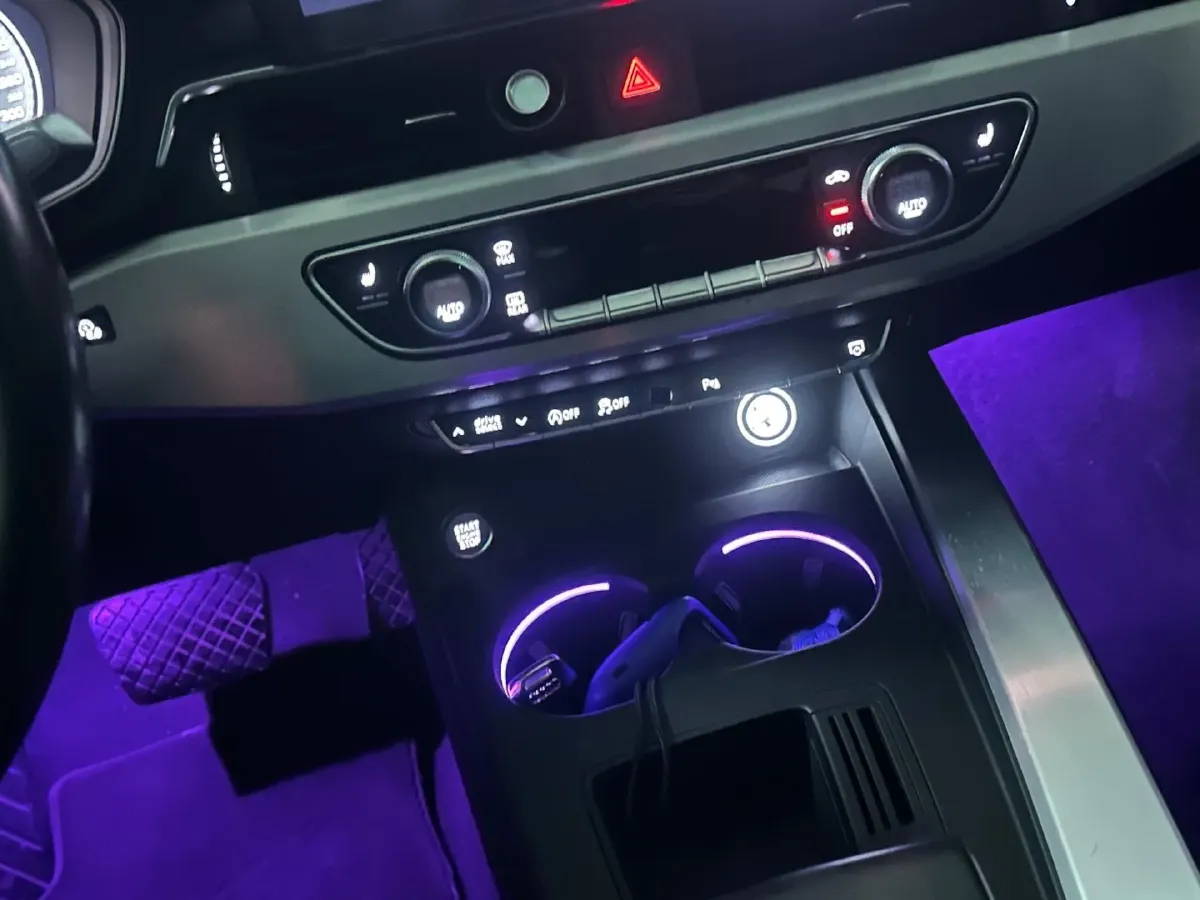 2022 Audi A4L 2.0T 190HP L4 7DCT,autocango,china used car exporter,china ev exporter,chinese used car exporter,chinese used ev exporter