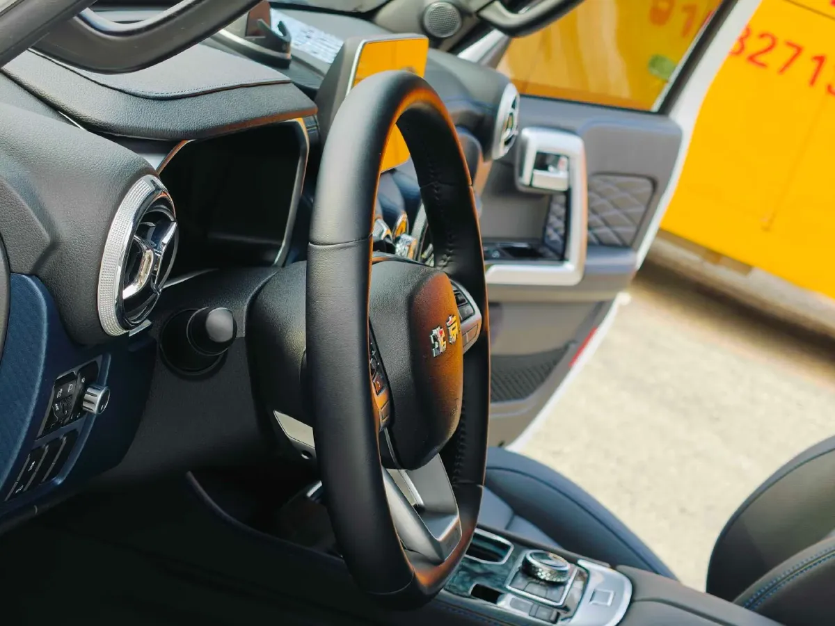 2023 Beijing BJ40 2.0T 224HP L4 8AT,autocango,china used car exporter,china ev exporter,chinese used car exporter,chinese used ev exporter