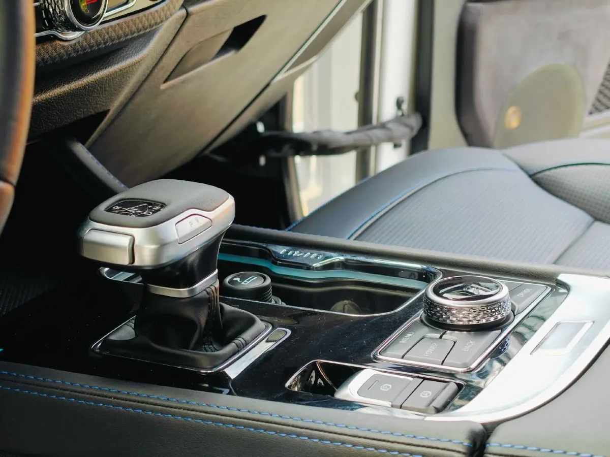 2023 Beijing BJ40 2.0T 224HP L4 8AT,autocango,china used car exporter,china ev exporter,chinese used car exporter,chinese used ev exporter