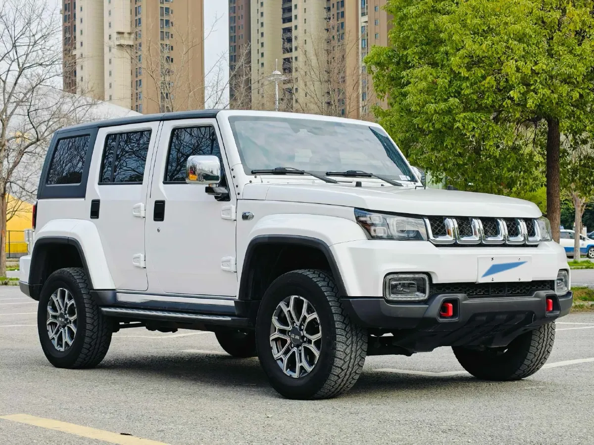 2023 Beijing BJ40 2.0T 224HP L4 8AT,autocango,china used car exporter,china ev exporter,chinese used car exporter,chinese used ev exporter